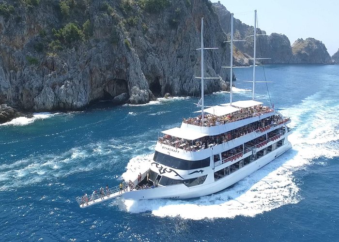 Starcraft Yacht Cruising 