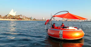 Donut Boat (Dubai) — rejs i relaks