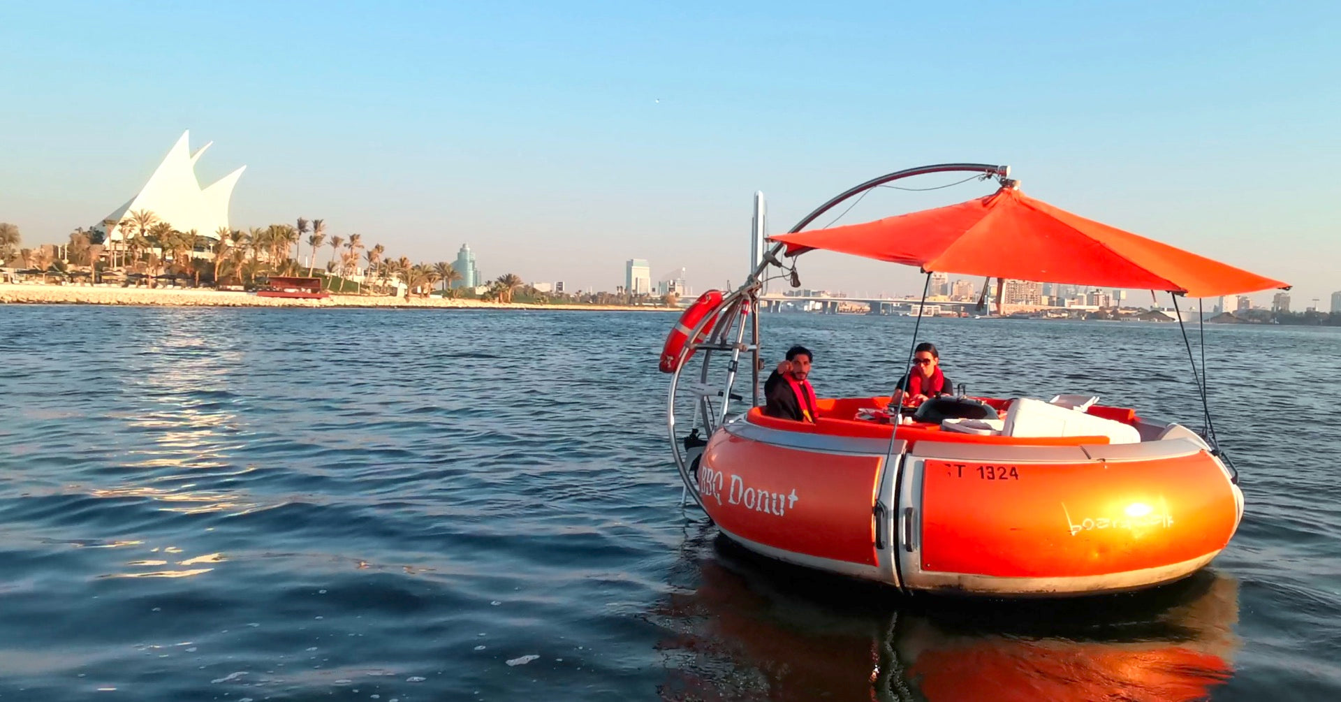 Donut Boat in Dubai