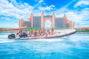 "Love Boats" speedboat tour in Dubai, with the iconic Atlantis, The Palm hotel
