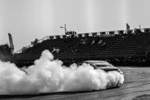 Drift w Dubaju — przeżycie pełne adrenaliny