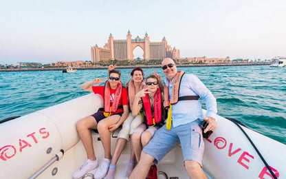 "Love Boats" speedboat tour in Dubai, with the iconic Atlantis