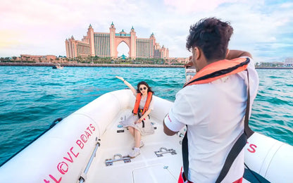 Love Boats" speedboat tour in Dubai, with the iconic Atlantis, The Palm hotel