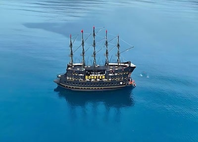 Gonster Pirate Boat Tour