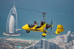 Flyvning med gyrokopter over Dubai med panoramaudsigt over ikoniske seværdigheder