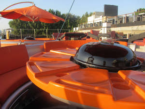 BBQ Donut Boat — grill i rejs na wodzie