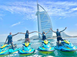Vandscooter-tur i Dubai med det ikoniske Burj Al Arab