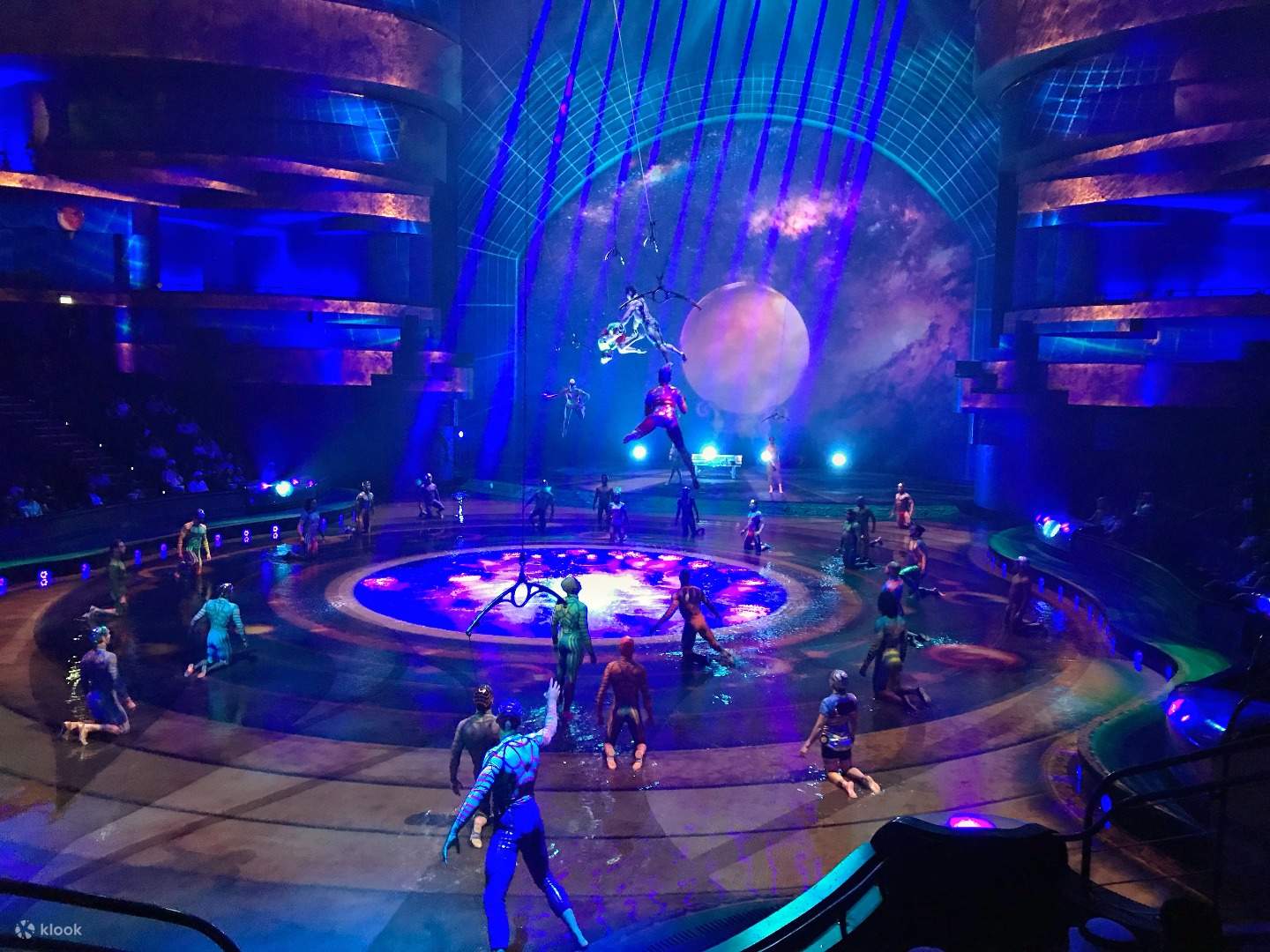 La Perle by Dragone Performance