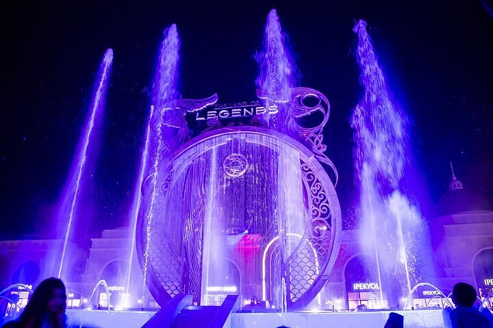 Billet til forlystelsesparken Land of Legends med transport