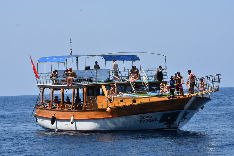 Boat Sailing in the ocean