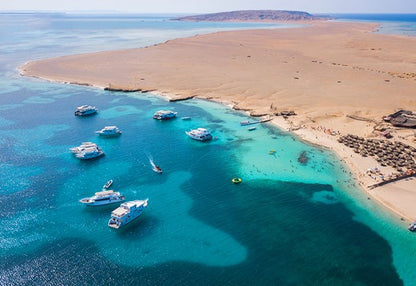 Paradise Island Snorkeling trip by boat