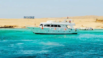 Paradise Island Snorkeling trip by boat