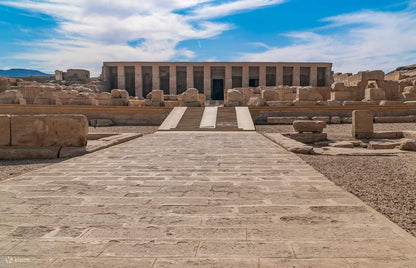 Однодневная экскурсия в Луксор с посещением храмов Дендара и Абидос 