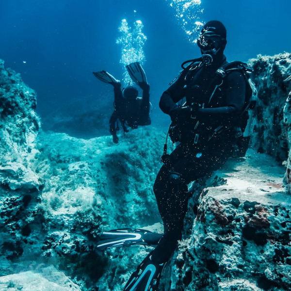 People scuba diving in Alanya
