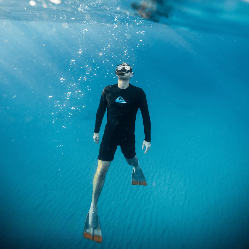 Man diving in river in Alanya