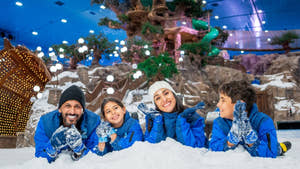 Familie i Abu Dhabi Snow Park
