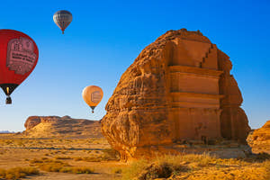 Lot balonem w AlUla