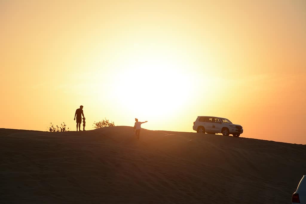 Сафари на закате в пустыне Абу-Даби
