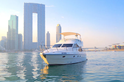 Dubai Marina Lüks AZIMUT Yat Yarım Gün Turu, Birçok Seçenek, Yemek, Transfer