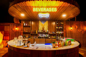 Beverages-lounge, sandsynligvis en bar eller et forfriskningsområde
