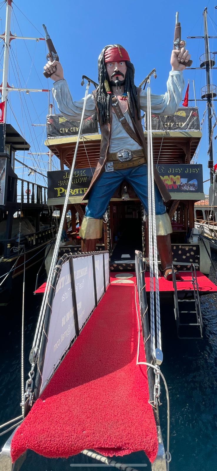 Bodrum piratbådtur med åben frokostbuffet