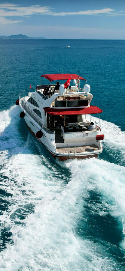 Khaleesi Deluxe Private Yacht Tour with Lunch & Soft Beverage