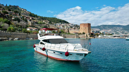 Khaleesi Deluxe Private Yacht Tour with Lunch & Soft Beverage