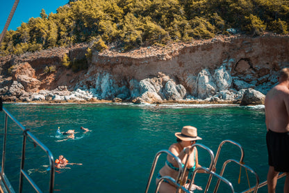 Alanya Relaxing Boat Tour, BBQ Lunch, Unlimited Soft Drinks & Transfer
