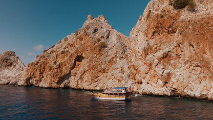 Alanya Relaxing Boat Tour, BBQ Lunch, Unlimited Soft Drinks & Transfer
