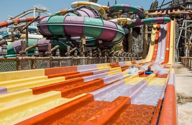 Yas Waterworld Abu Dhabi'deki kaydıraklar