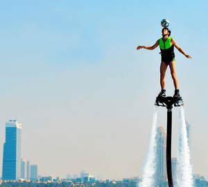 Mand på flyboard