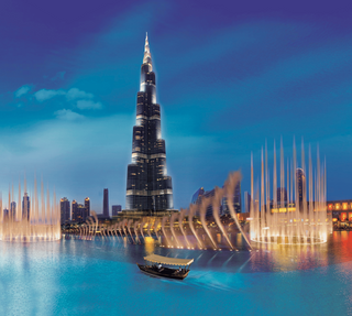 Gece Dubai Çeşmesi gösterisi, ikonik Burj Khalifa ile birlikte