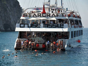 Starcraft Yacht 