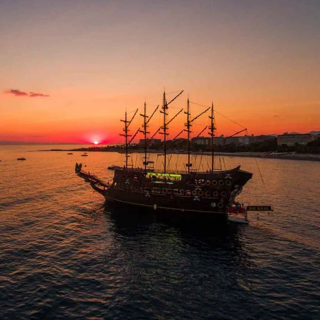 Alanya Sunset City Tour with Cable Car & Roundtrip Transfer by 4x4 Jeep