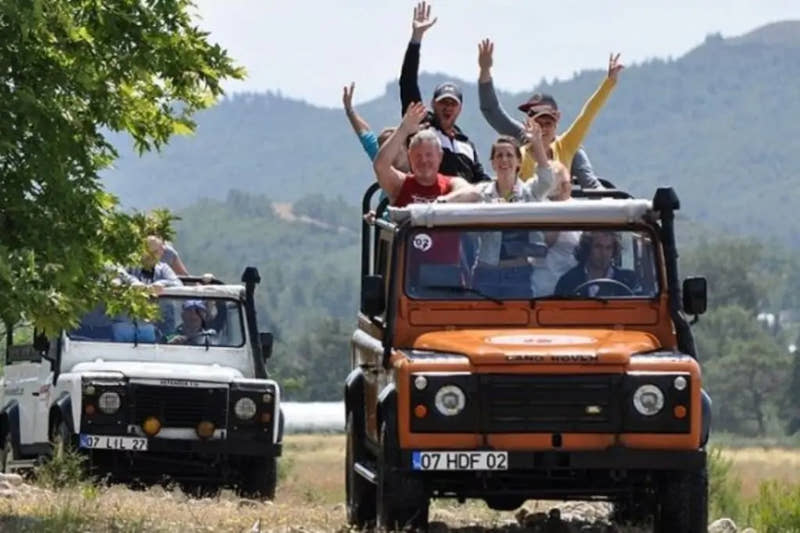 Antalya Jeep-Safari Tour mit Offroad-Fahrt, BBQ-Mittagessen & Transfer