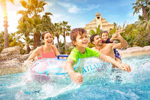 Familie i Dubai Atlantis Aquaventure Waterpark