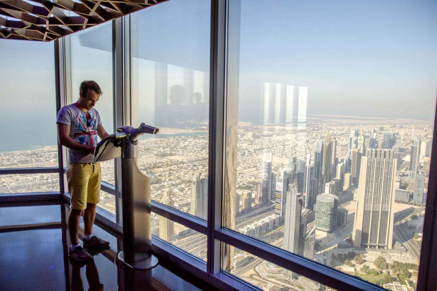 Dubai Combo: Burj Khalifa At The Top 124th & 125th floor with View at The Palm Tickets - Tripventura