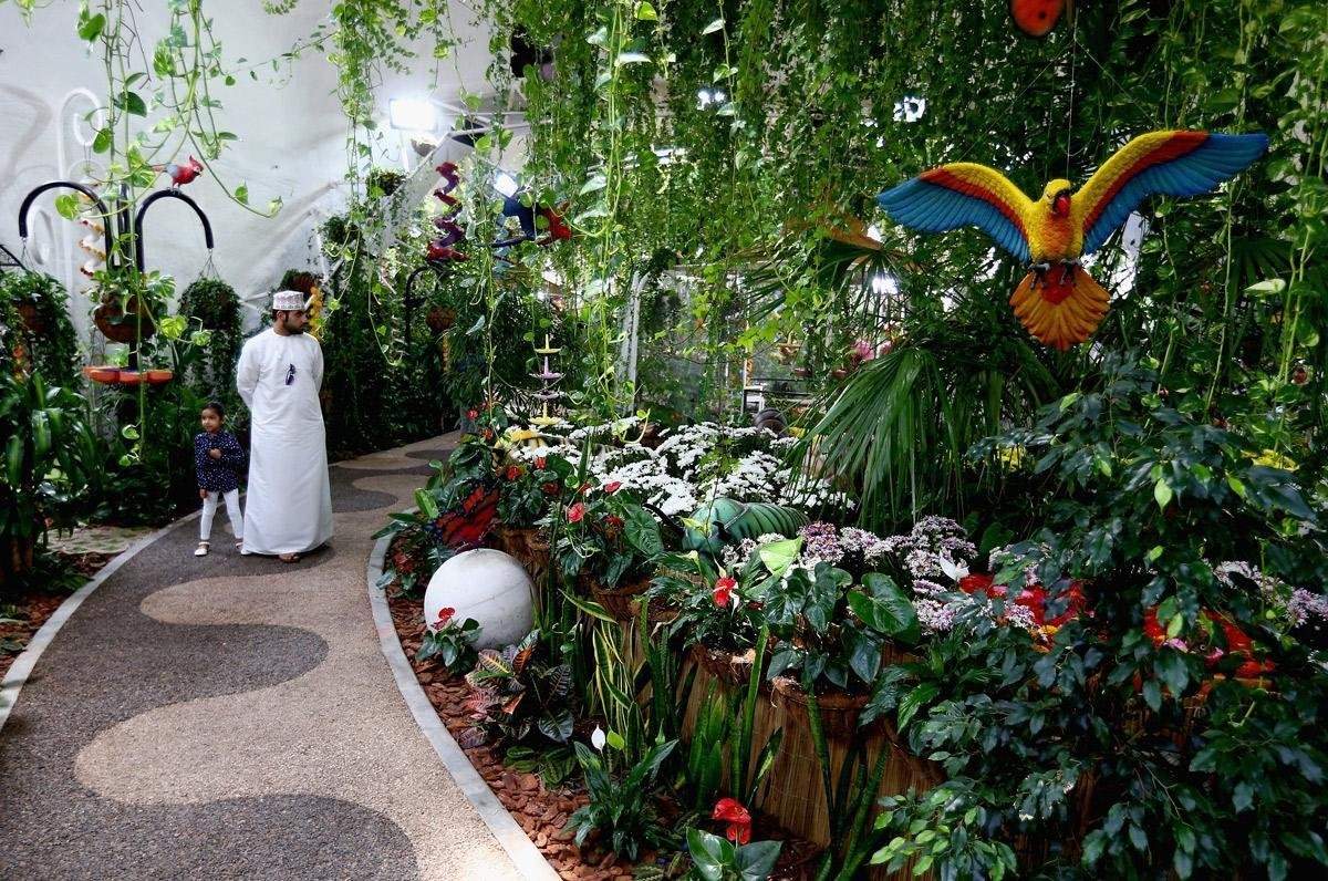 Dubai Combo: Global Village with Miracle Garden Tickets - Tripventura