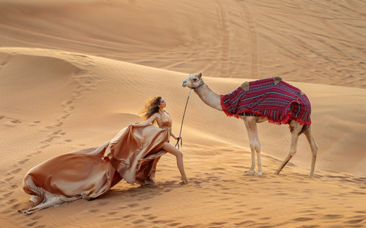 Dubai Çöl Uçan Elbise Fotoğraf Çekimi