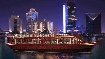 Dubai Dhow Cruise Canlı Eğlence ile Creek'te Büfe Akşam Yemeği