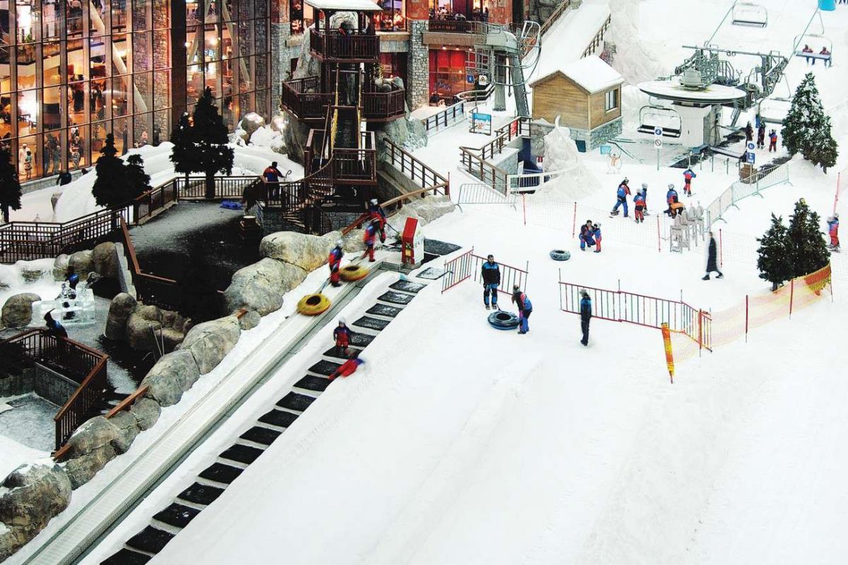 an indoor ski resort located within the Mall of the Emirates in Dubai. 