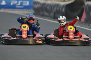 Venner nyder gokart