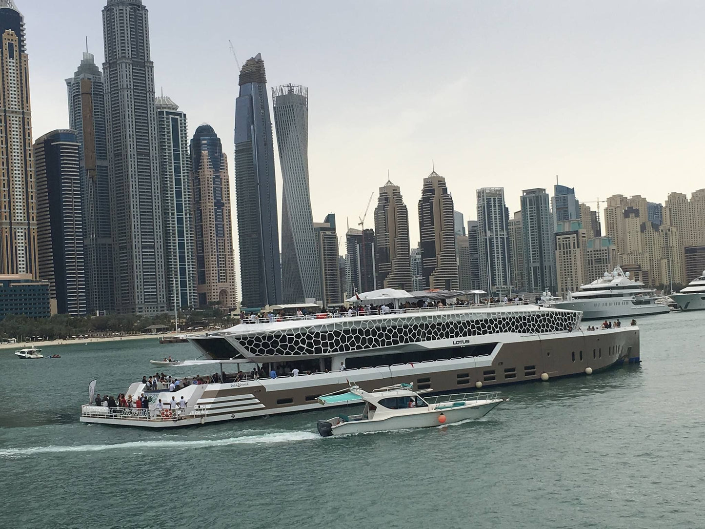 Dubai Lotus Mega Yacht Dinner Cruise