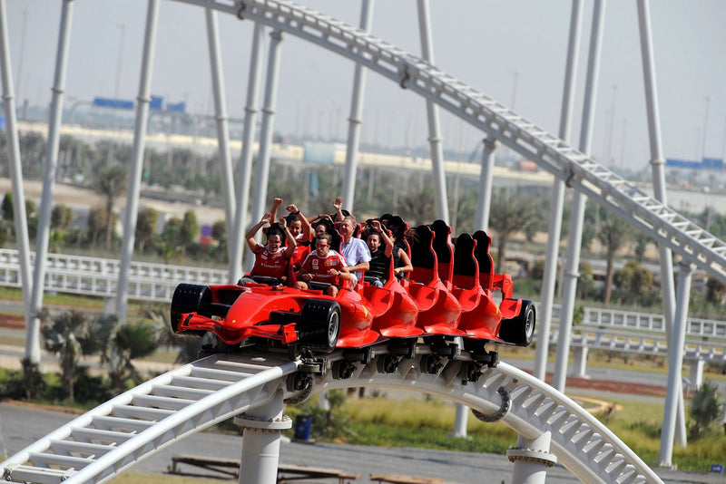 Ferrari World'de Roller Coaster