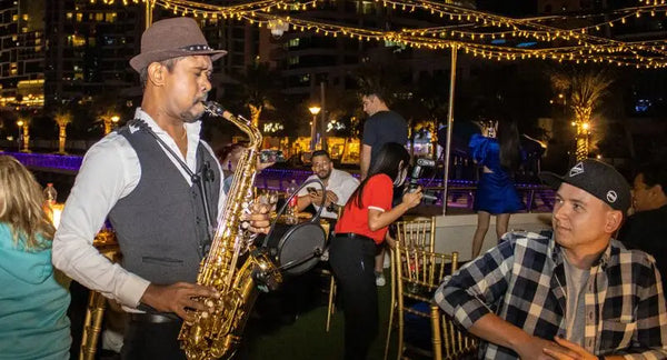 Dinner performance in the cruise at Dubai Marina