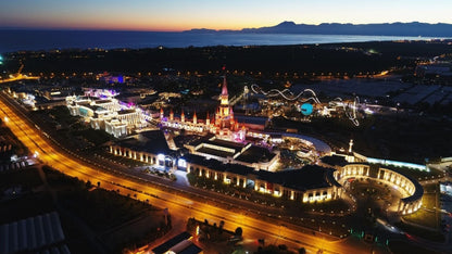 Tam Gün Land of Legends Temapark Giriş Bileti ve Gece Gösterisi + Antalya'dan Gidiş-Dönüş Transfer