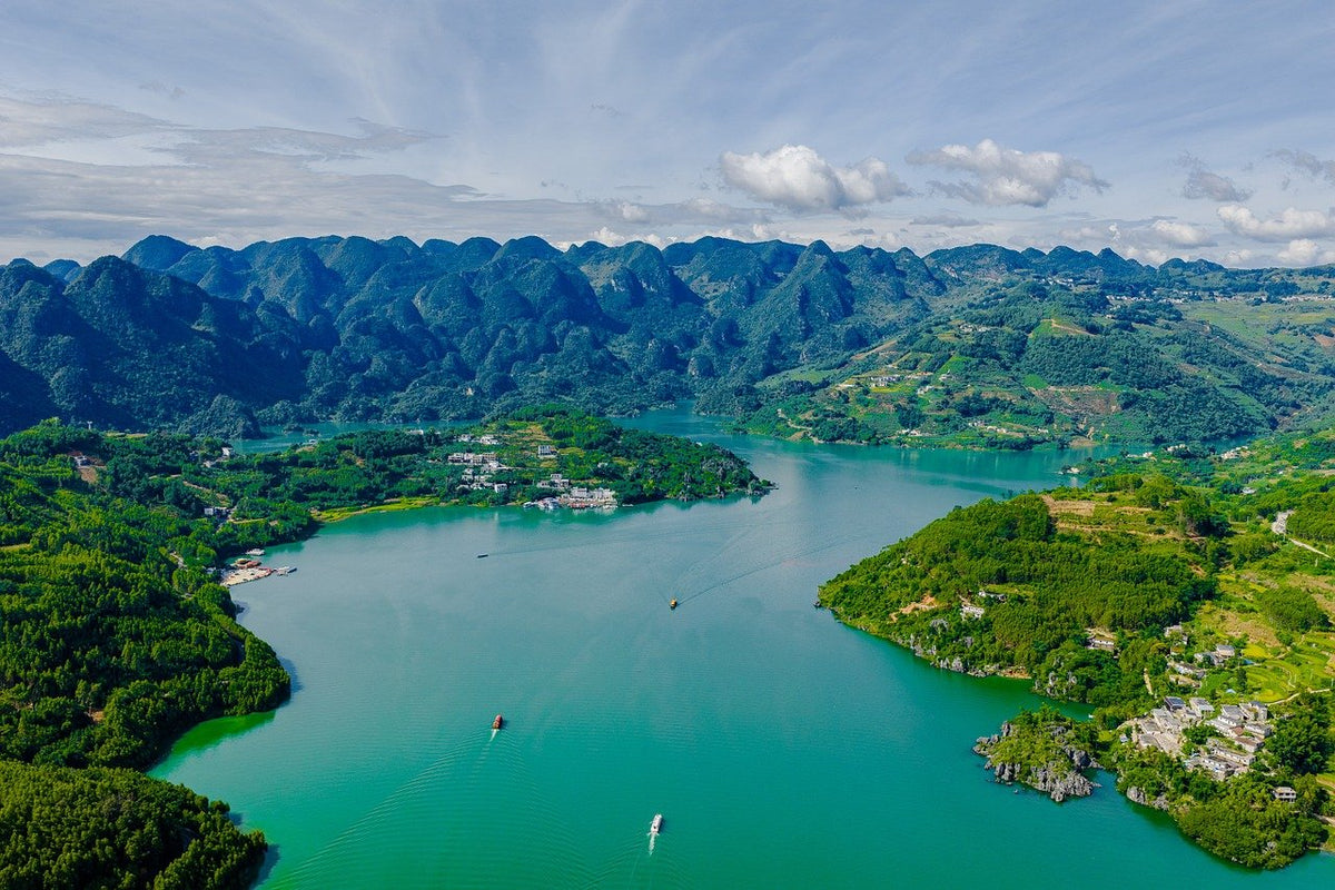 Panoramic Mountain & Sea Views