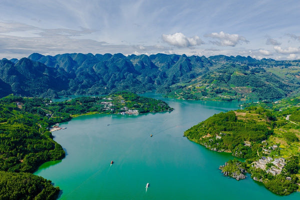 Panoramic Mountain & Sea Views