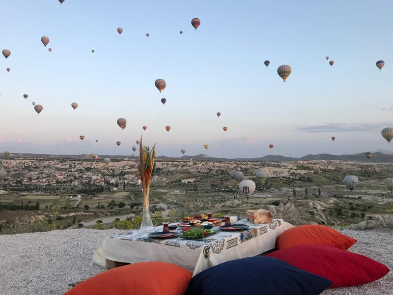 Gidiş-Dönüş Transfer ve Şampanya Partisi ile Kapadokya Jeep Safari Turu