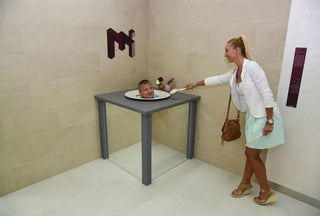 Head on a platter, illusion museum of illusions, Dubai